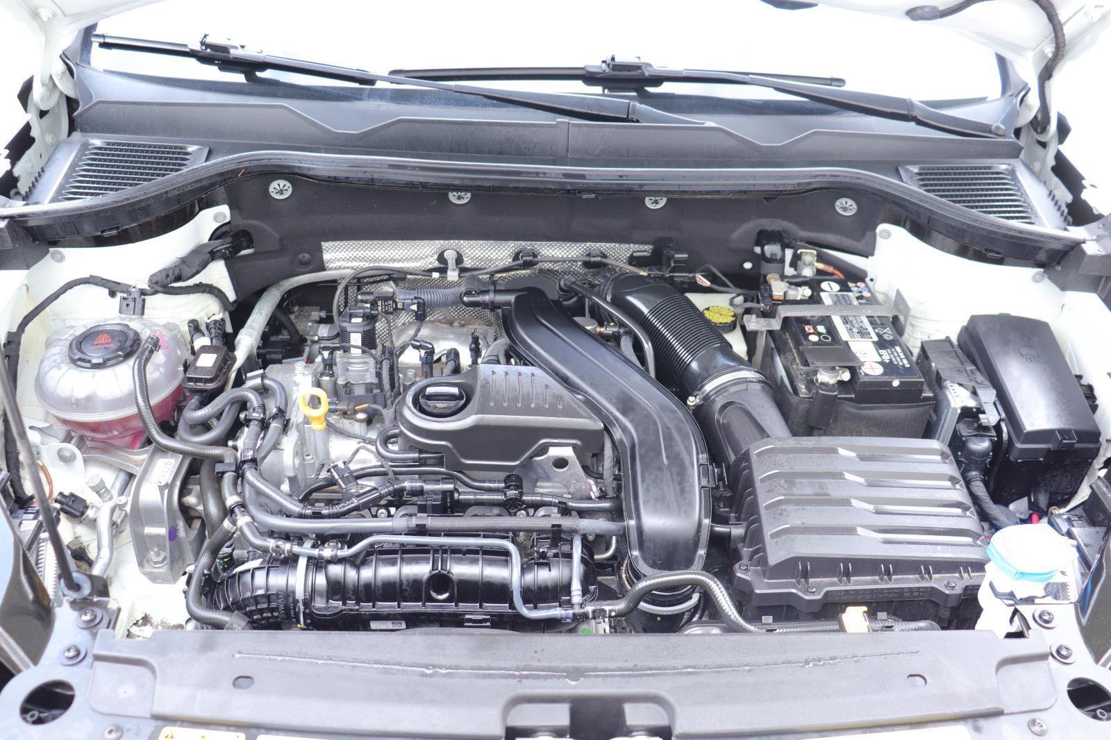 Used 2023 Volkswagen Taos SEL image 40