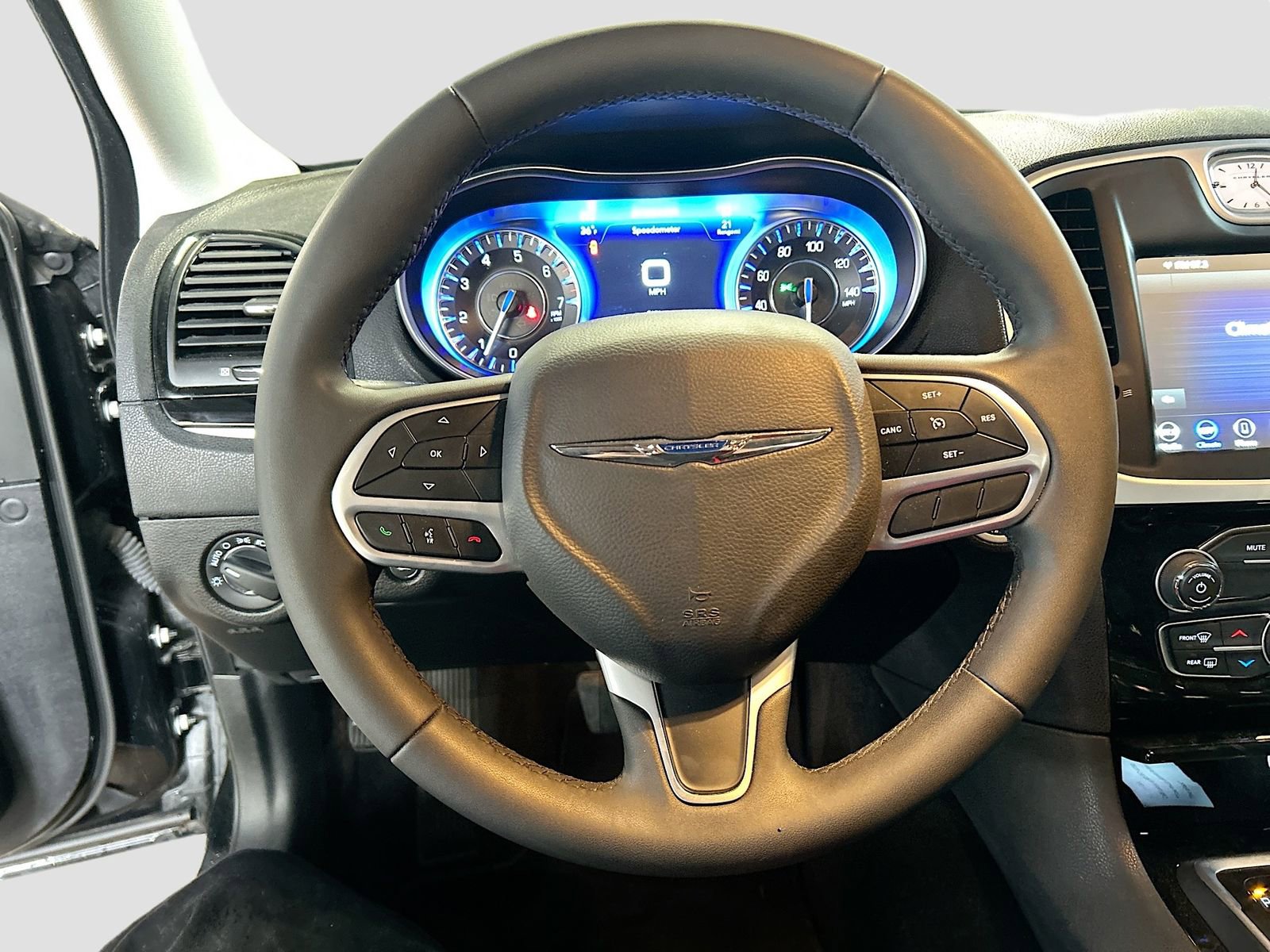 Used 2023 Chrysler 300 Touring w/ Sport Appearance Package image 11