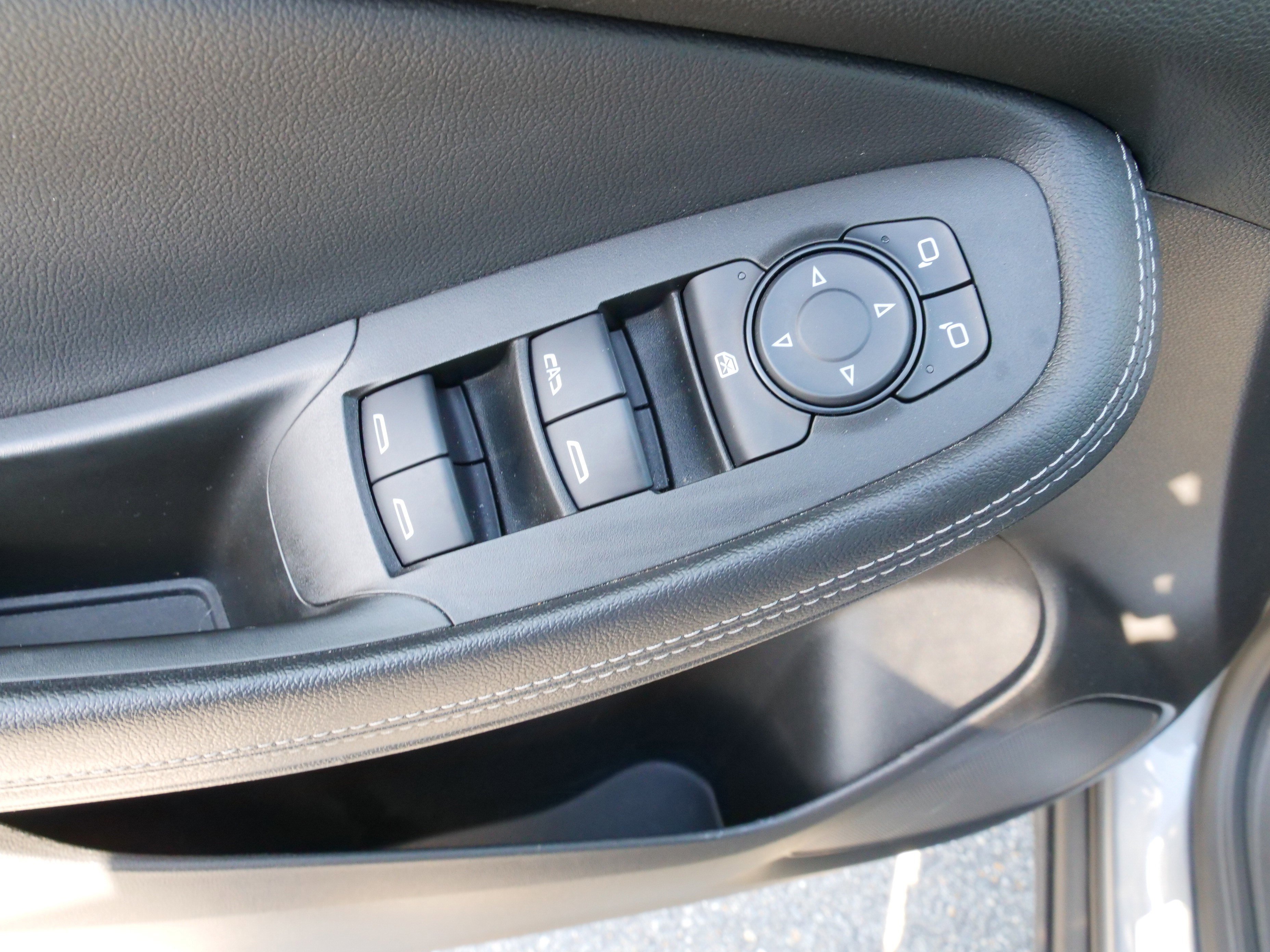 Certified 2021 Buick Encore GX Preferred w/ Cold Weather Comfort Package image 15