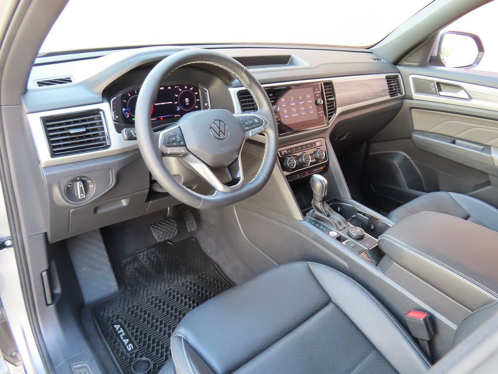 Used 2023 Volkswagen Atlas Cross Sport SE w/ Panoramic Sunroof Package AWD/4WD image 22