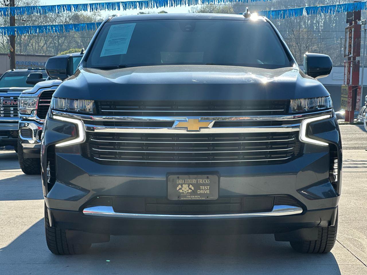 Used 2021 Chevrolet Suburban LT RWD image 2