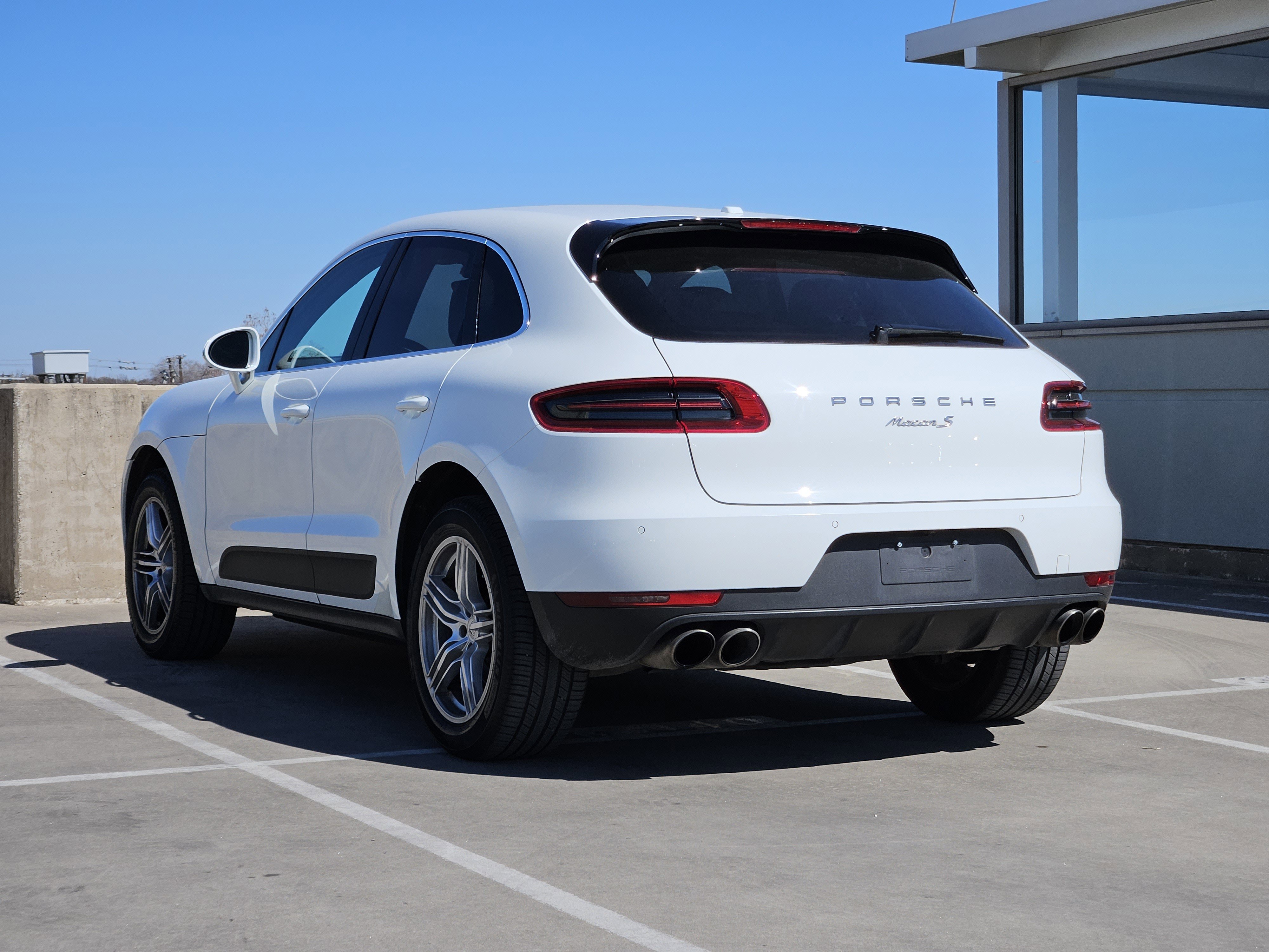 Used 2017 Porsche Macan S image 3