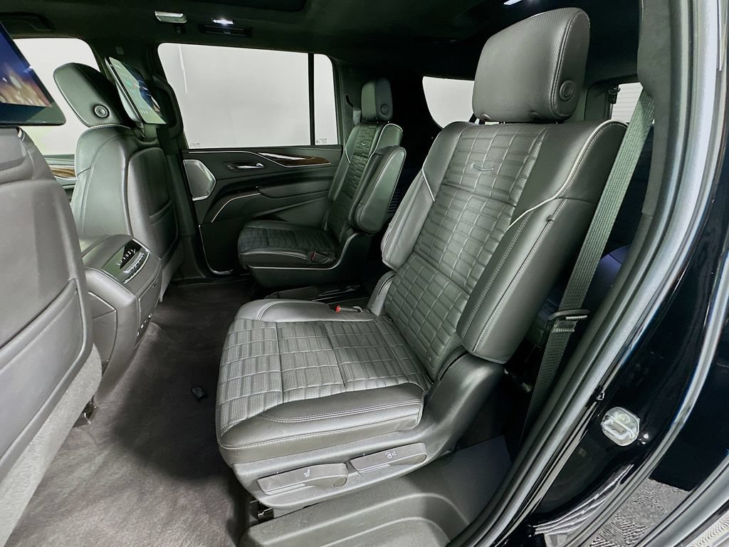 Used 2022 Cadillac Escalade ESV Sport Platinum AWD/4WD image 25