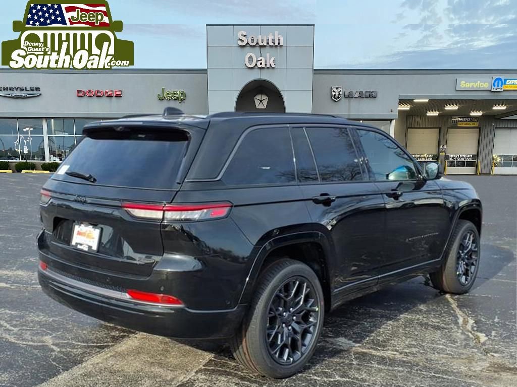 New 2026 Jeep Grand Cherokee Summit image 3