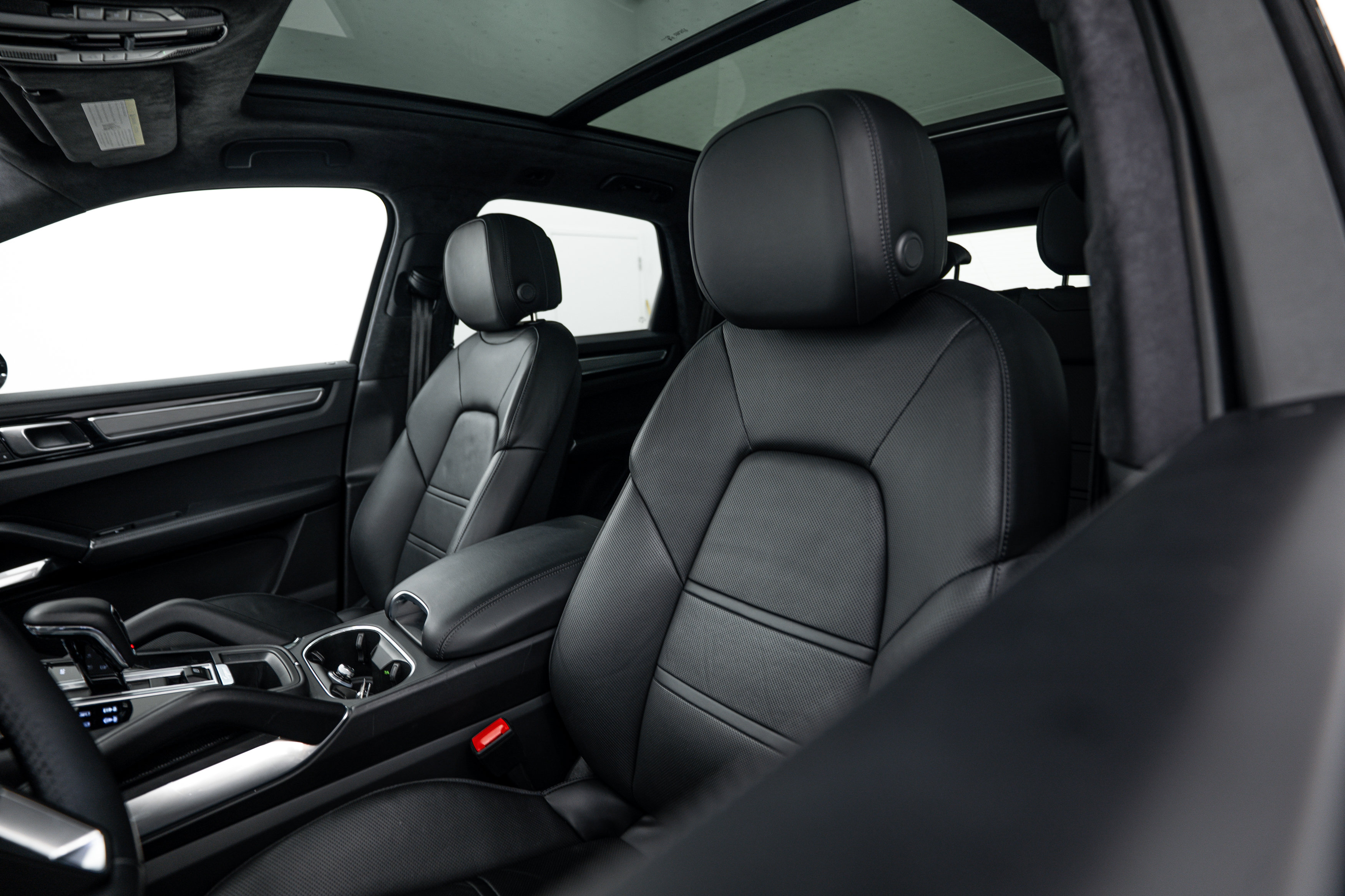 Certified 2023 Porsche Cayenne Turbo AWD/4WD image 22