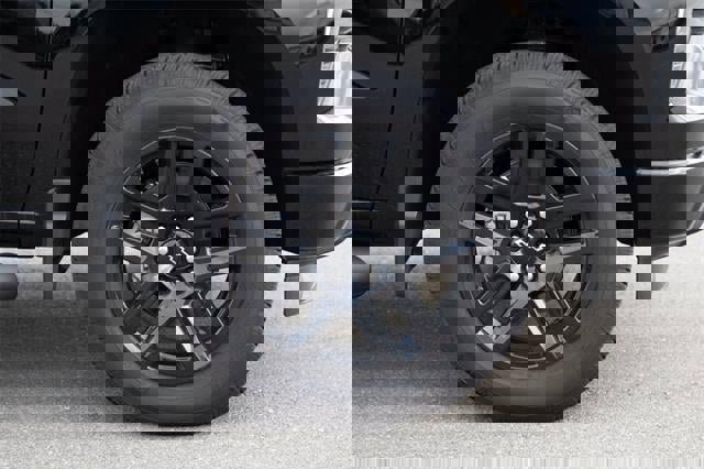 Used 2025 Chevrolet Silverado 1500 Custom w/ Rally Edition image 30