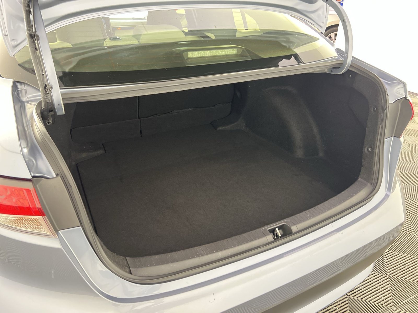 Used 2022 Toyota Corolla LE FWD image 34