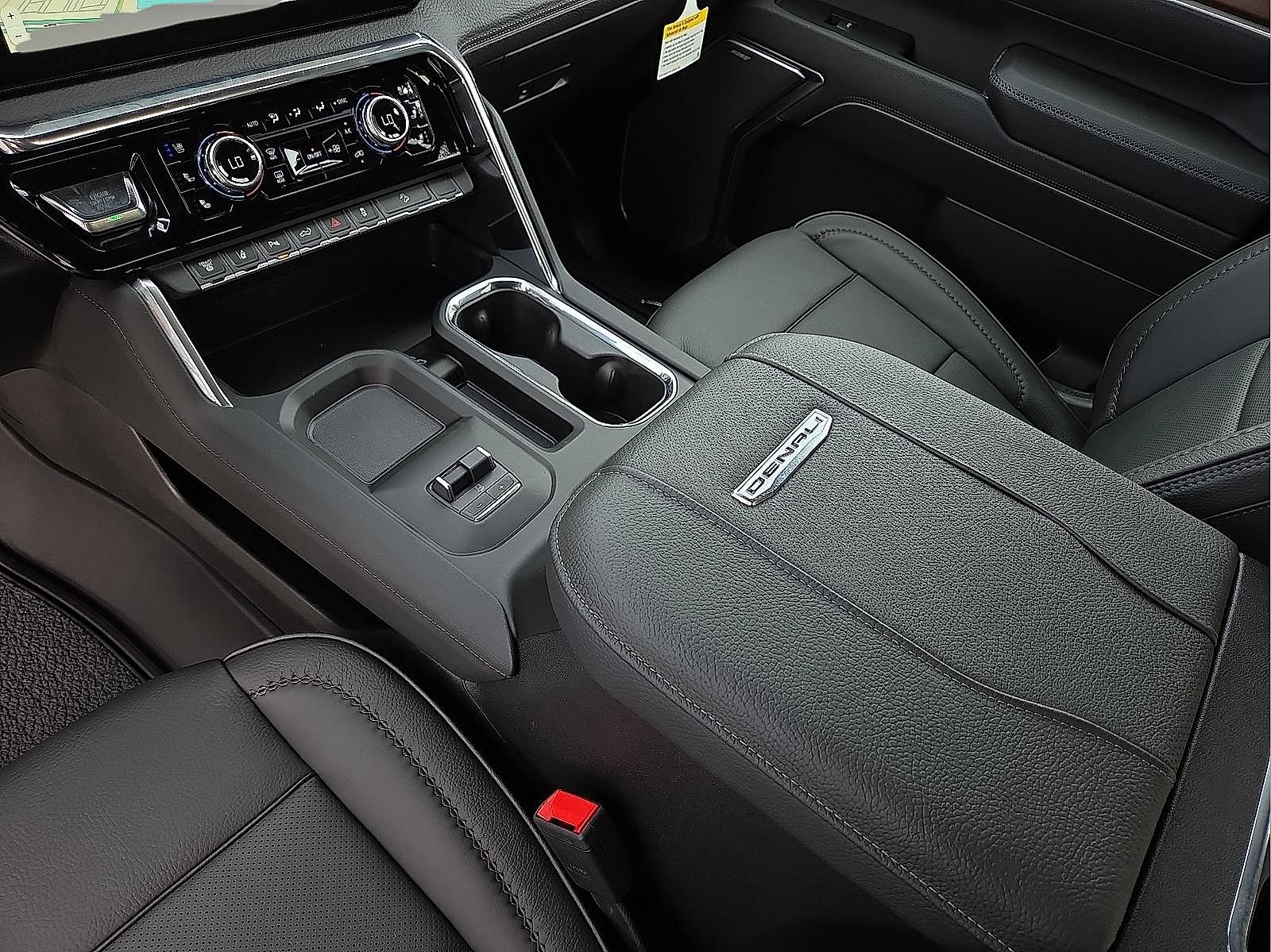 Used 2025 GMC Sierra 2500 Denali w/ Denali Reserve Package image 25