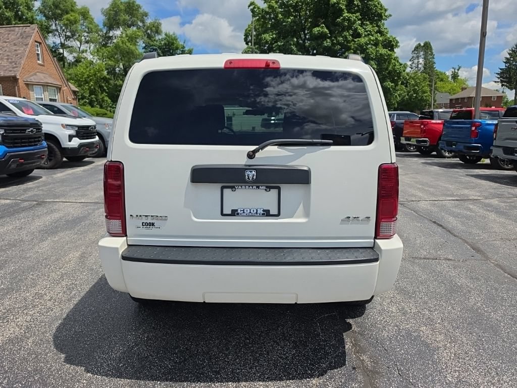 Used 2008 Dodge Nitro SXT w/ Sun & Wheels Group AWD/4WD image 6