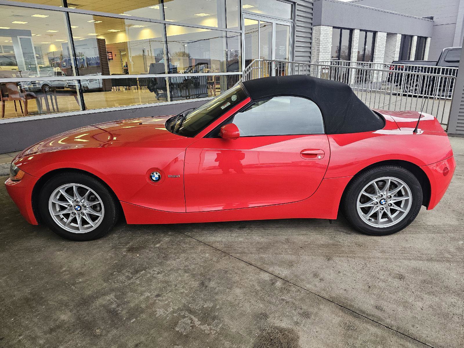 Used 2003 BMW Z4 2.5i image 2