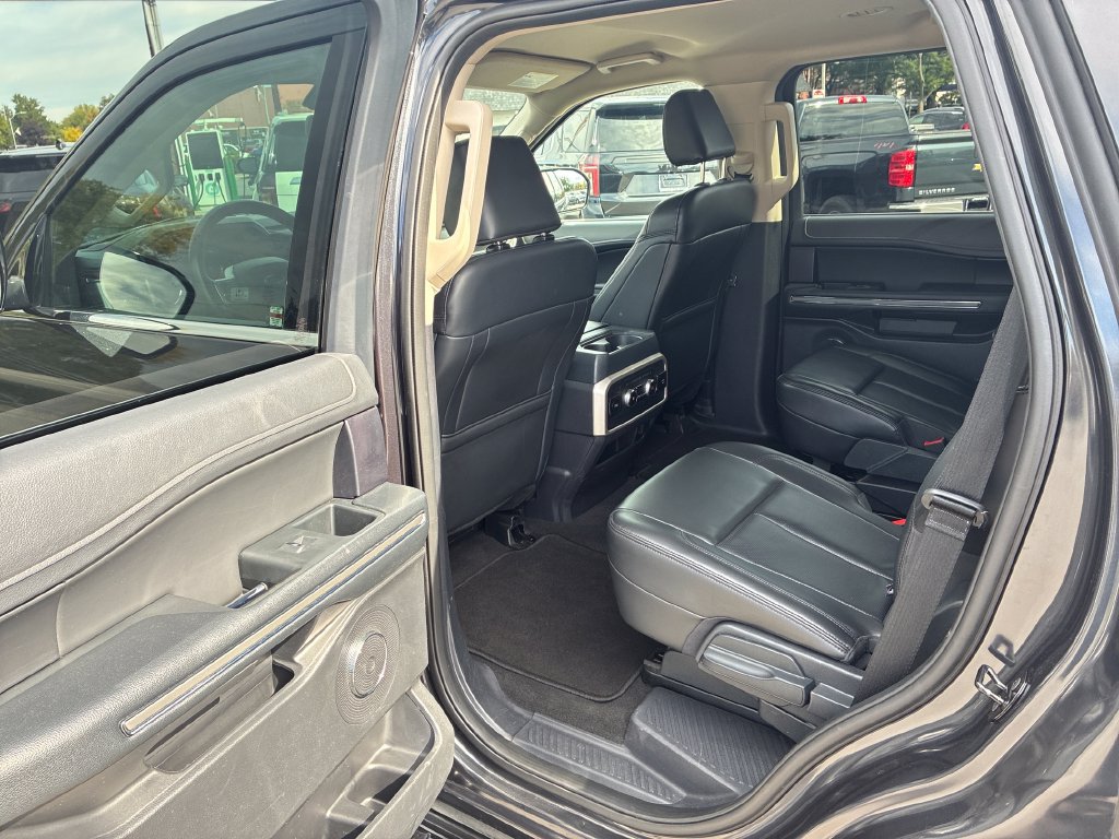 Used 2024 Ford Expedition XLT AWD/4WD image 47