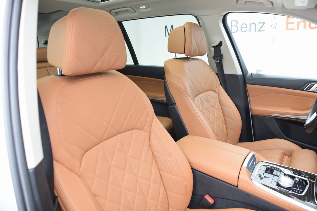 Used 2023 BMW X7 xDrive40i w/ Parking Assistance Package image 16