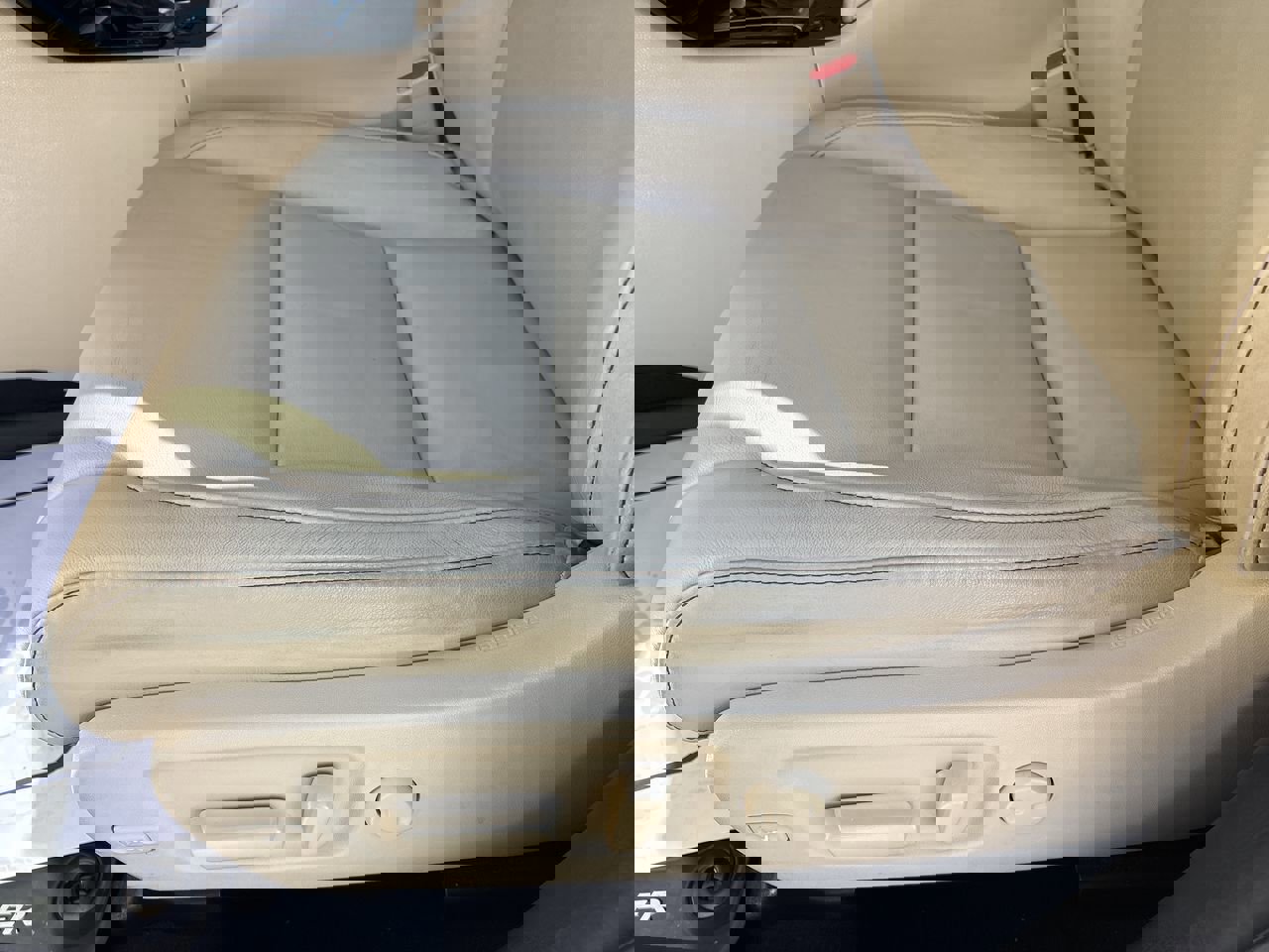 Used 2018 Toyota Highlander SE image 15