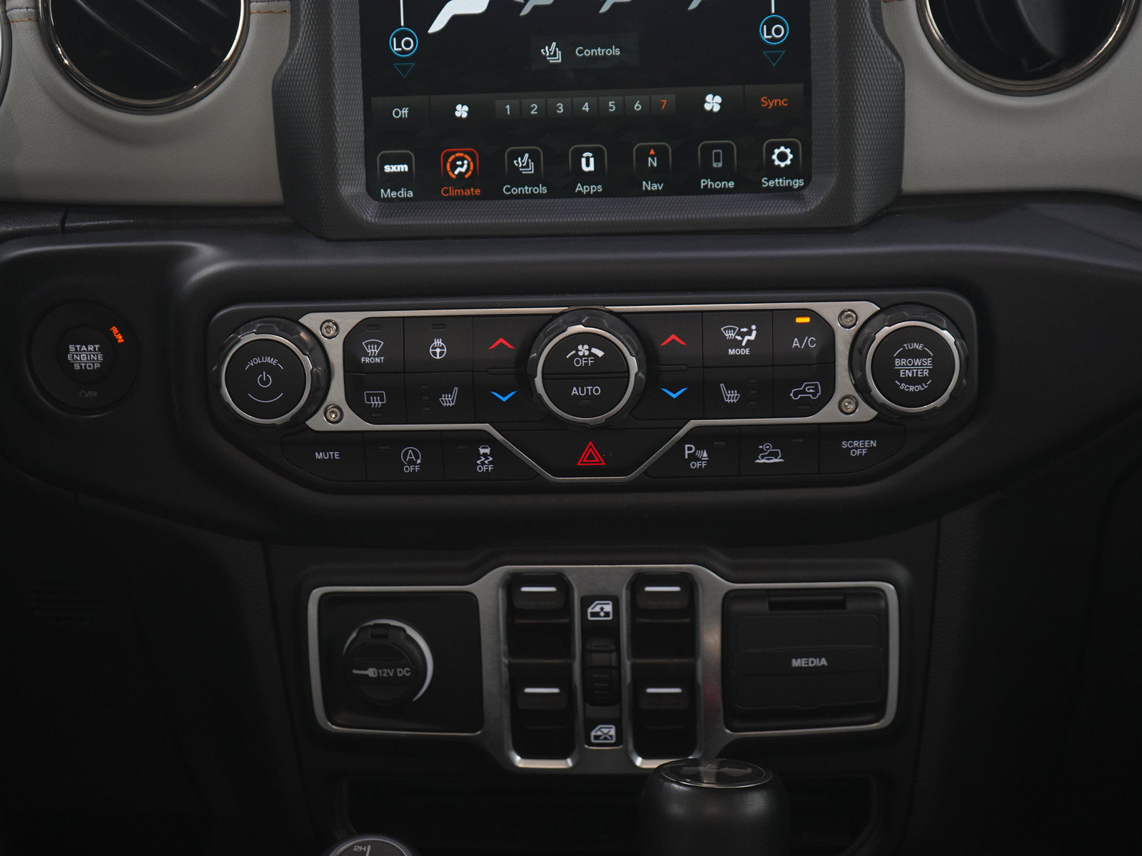 Used 2022 Jeep Wrangler Unlimited Sahara AWD/4WD image 15