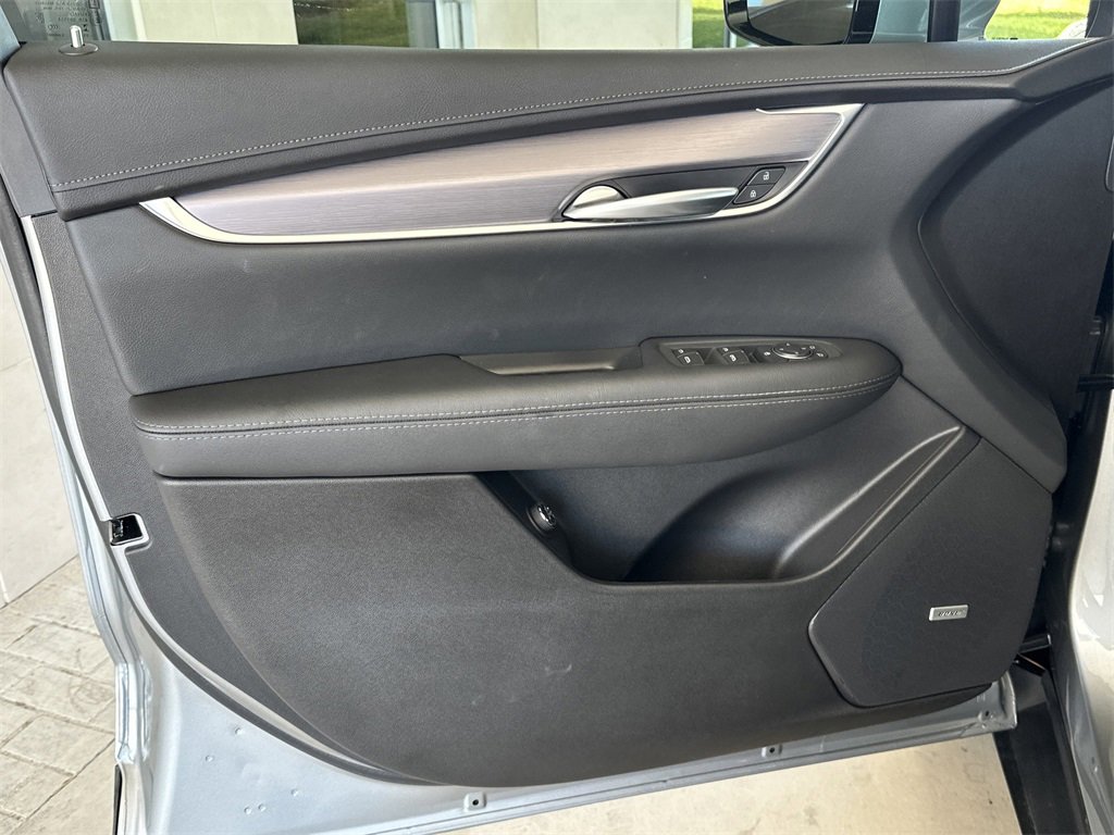 New 2025 Cadillac XT5 Luxury w/ LPO, Floor Liner Package image 7