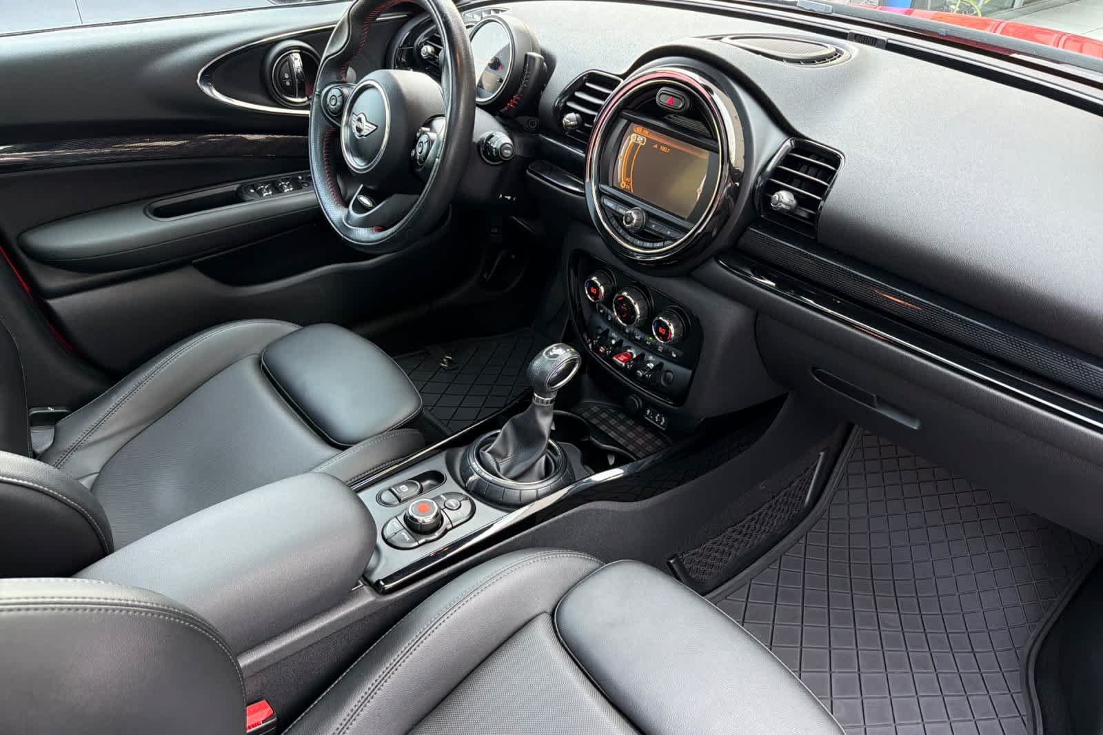 Used 2017 MINI Cooper Clubman ALL4 AWD/4WD image 18