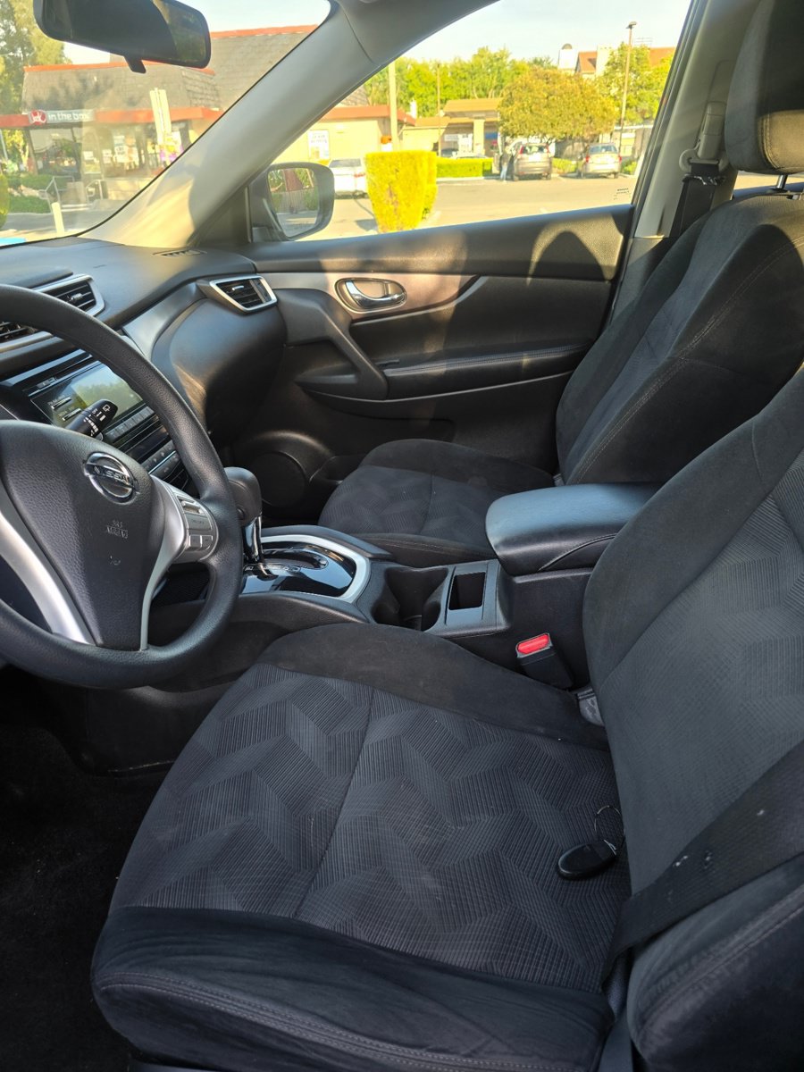 Used 2016 Nissan Rogue SV w/ SV Family Package AWD/4WD image 9