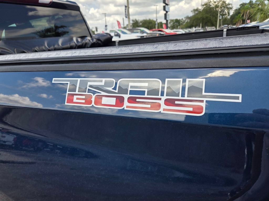 Certified 2023 Chevrolet Silverado 1500 Custom Trail Boss w/ LPO, Dark Essentials Package AWD/4WD image 11