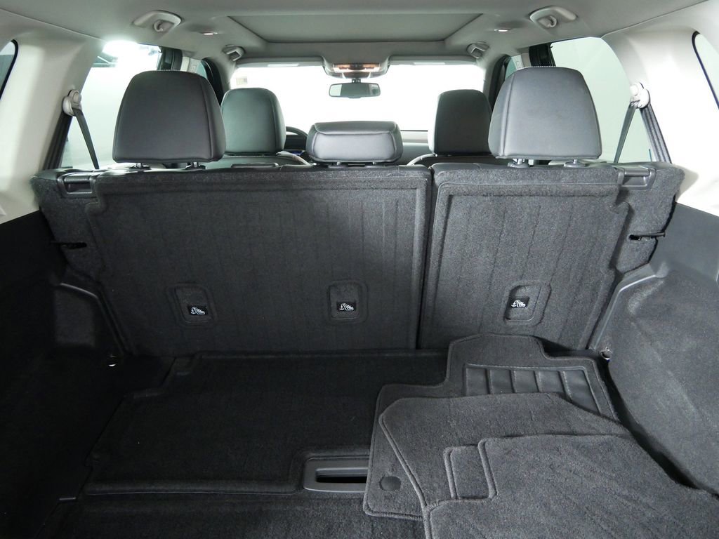 Used 2022 Nissan Rogue SL w/ SL Premium Package image 14