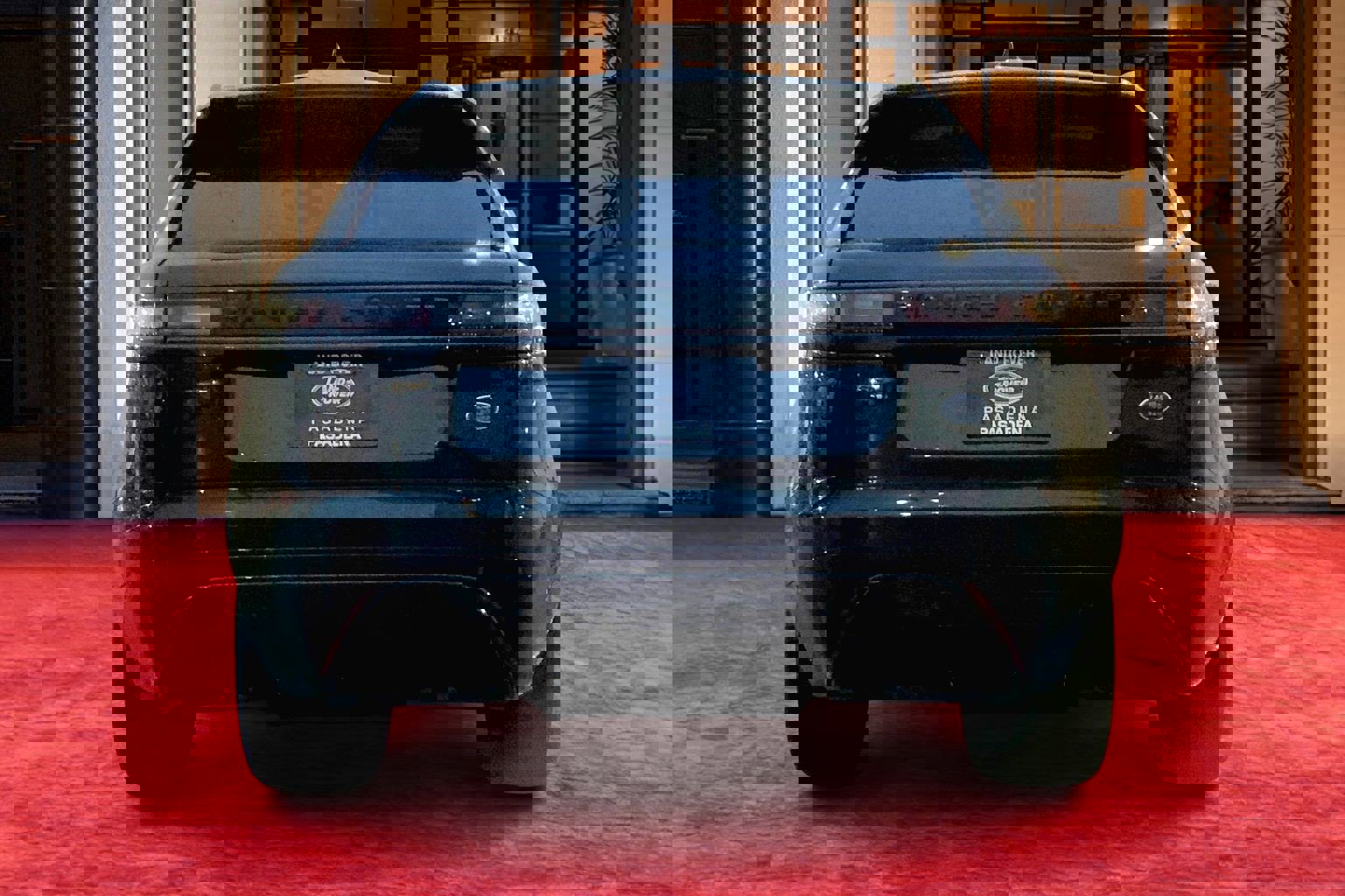 Used 2021 Land Rover Range Rover Velar R-Dynamic S image 4