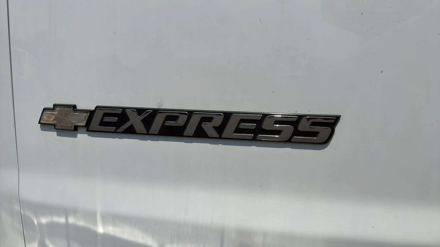 Used 2020 Chevrolet Express 3500 LT w/ LT Preferred Equipment Group RWD image 16