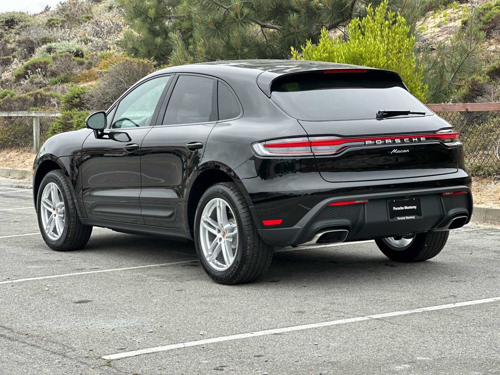 New 2025 Porsche Macan AWD/4WD image 3