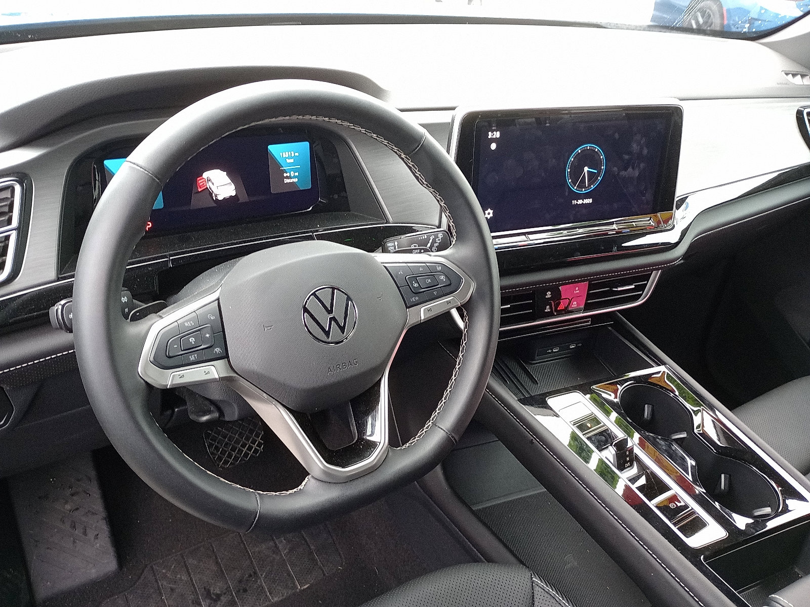 Used 2025 Volkswagen Atlas Cross Sport SE image 9