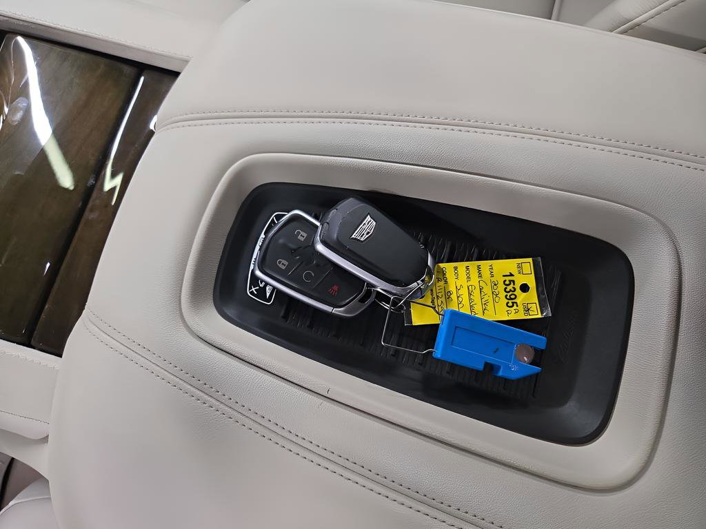 Used 2020 Cadillac Escalade Premium Luxury image 31