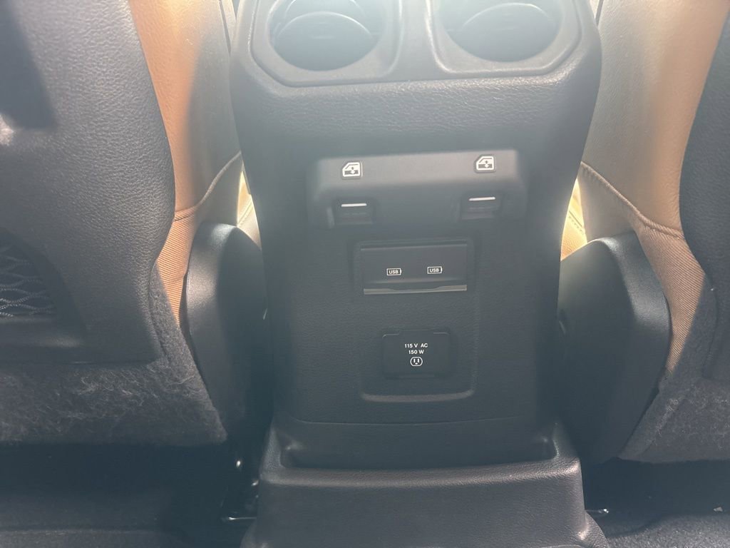 Used 2022 Jeep Wrangler Unlimited Rubicon w/ Steel Bumper Group image 10