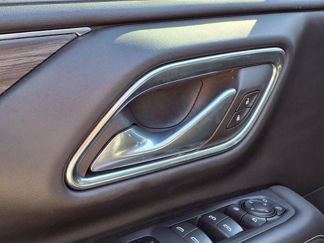 Used 2023 GMC Yukon SLT w/ SLT Premium Package RWD image 16