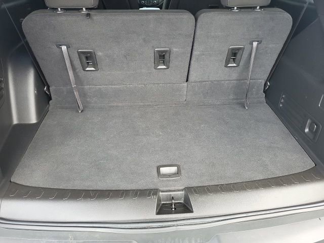 Used 2023 Chevrolet Traverse LT image 18