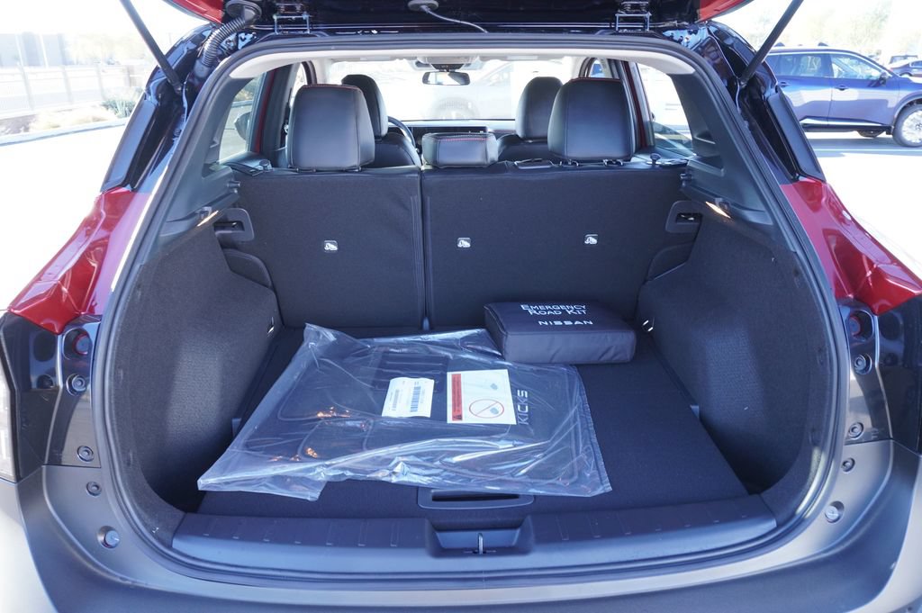 Used 2025 Nissan Kicks SR FWD image 8