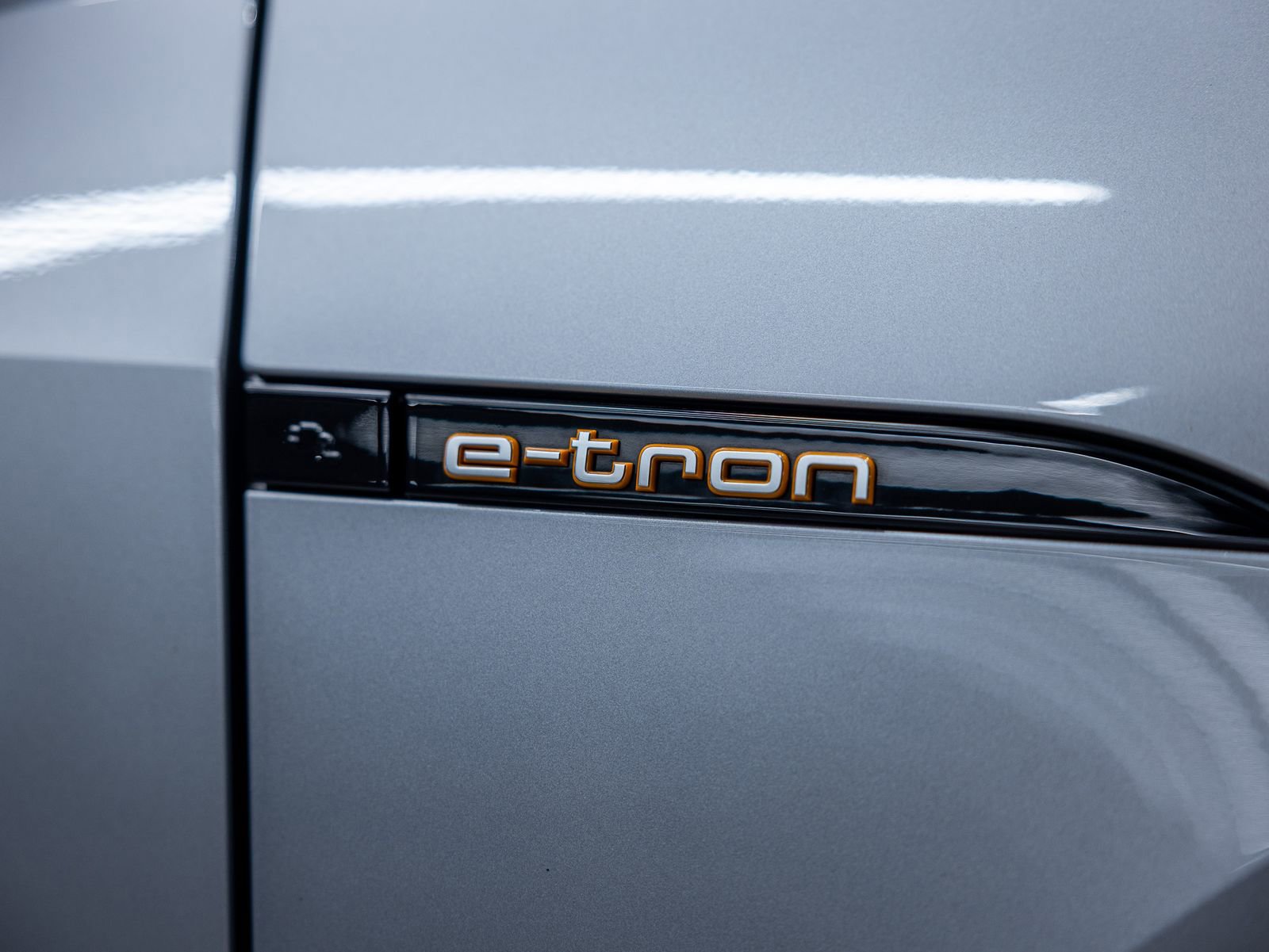 Used 2023 Audi e-tron Premium Plus AWD/4WD image 18