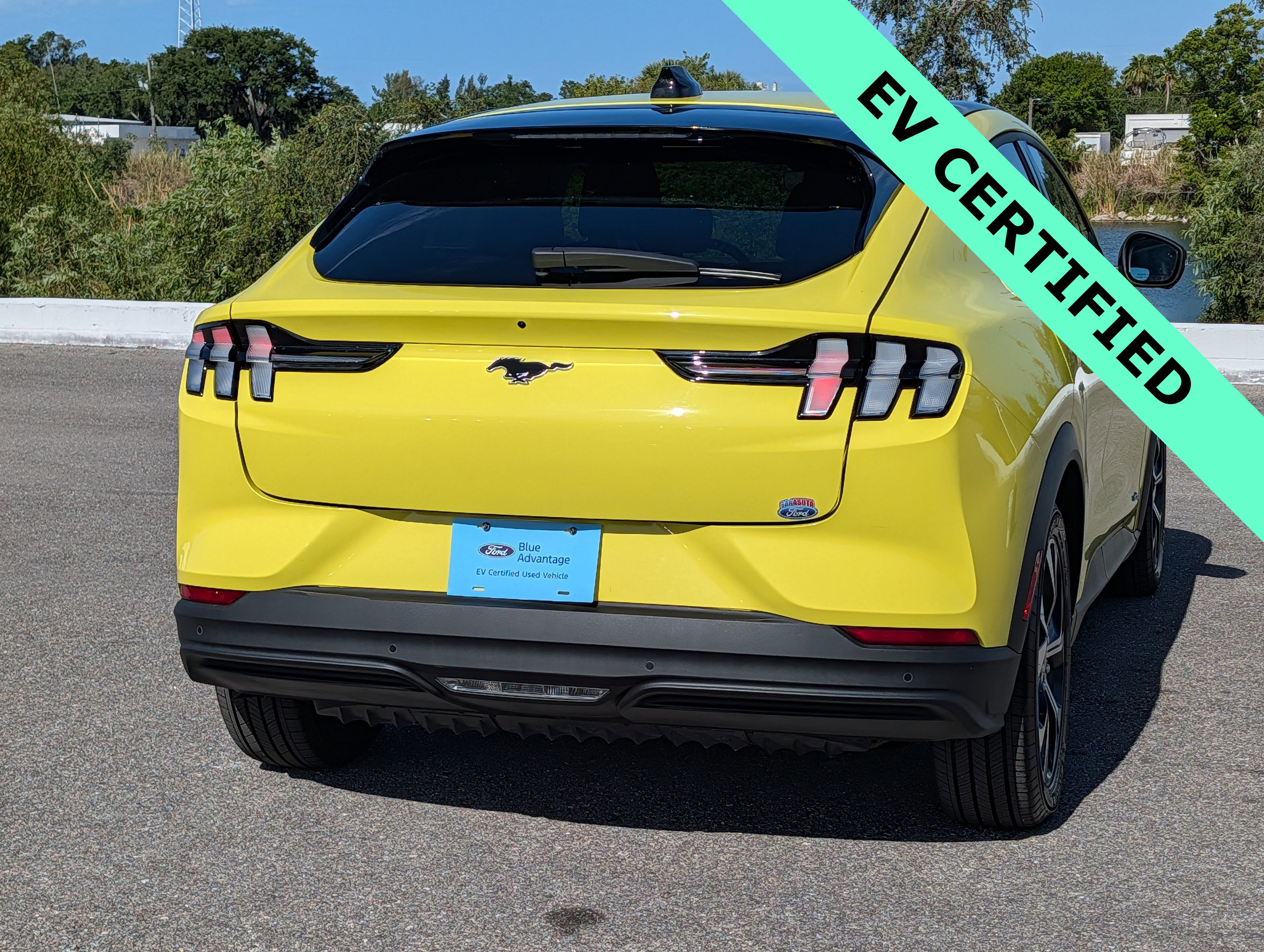 Certified 2025 Ford Mustang Mach-E Select w/ Comfort Package Lite AWD/4WD image 4