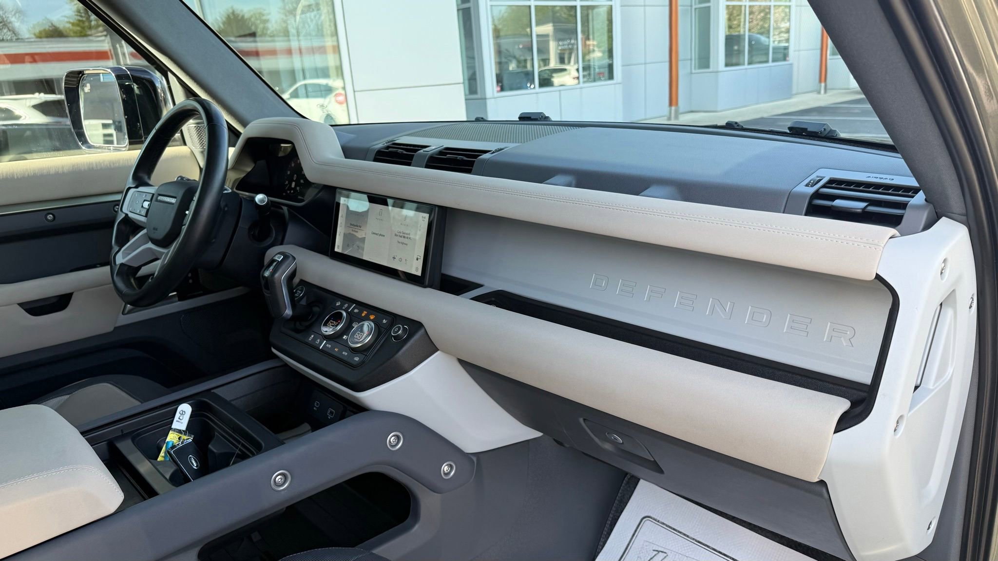 Used 2023 Land Rover Defender 110 X-Dynamic SE image 22