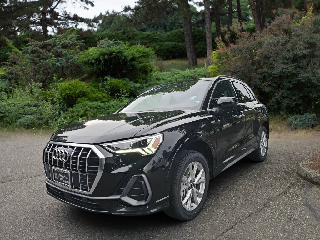 Used 2025 Audi Q3 2.0T Premium AWD/4WD image 3