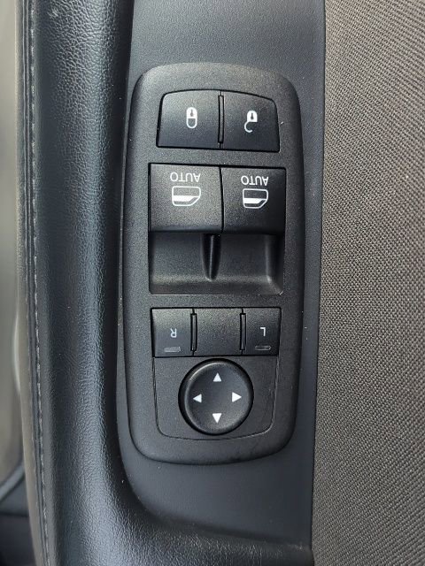 Used 2023 Dodge Challenger SXT image 11