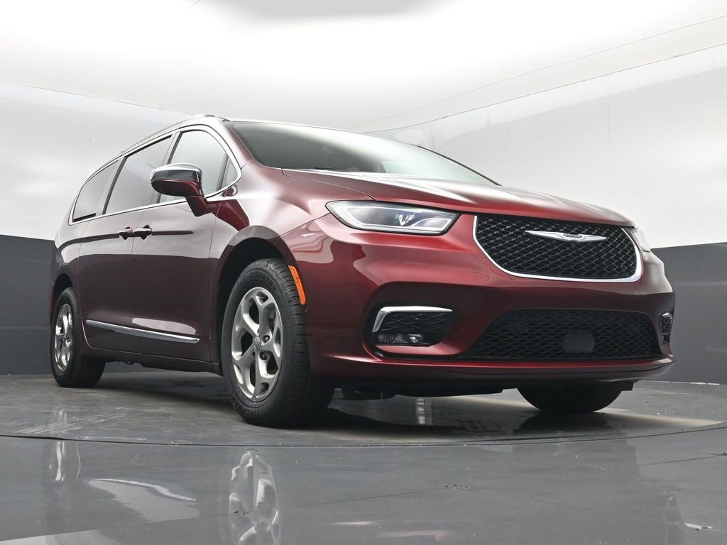 Used 2022 Chrysler Pacifica Limited image 51