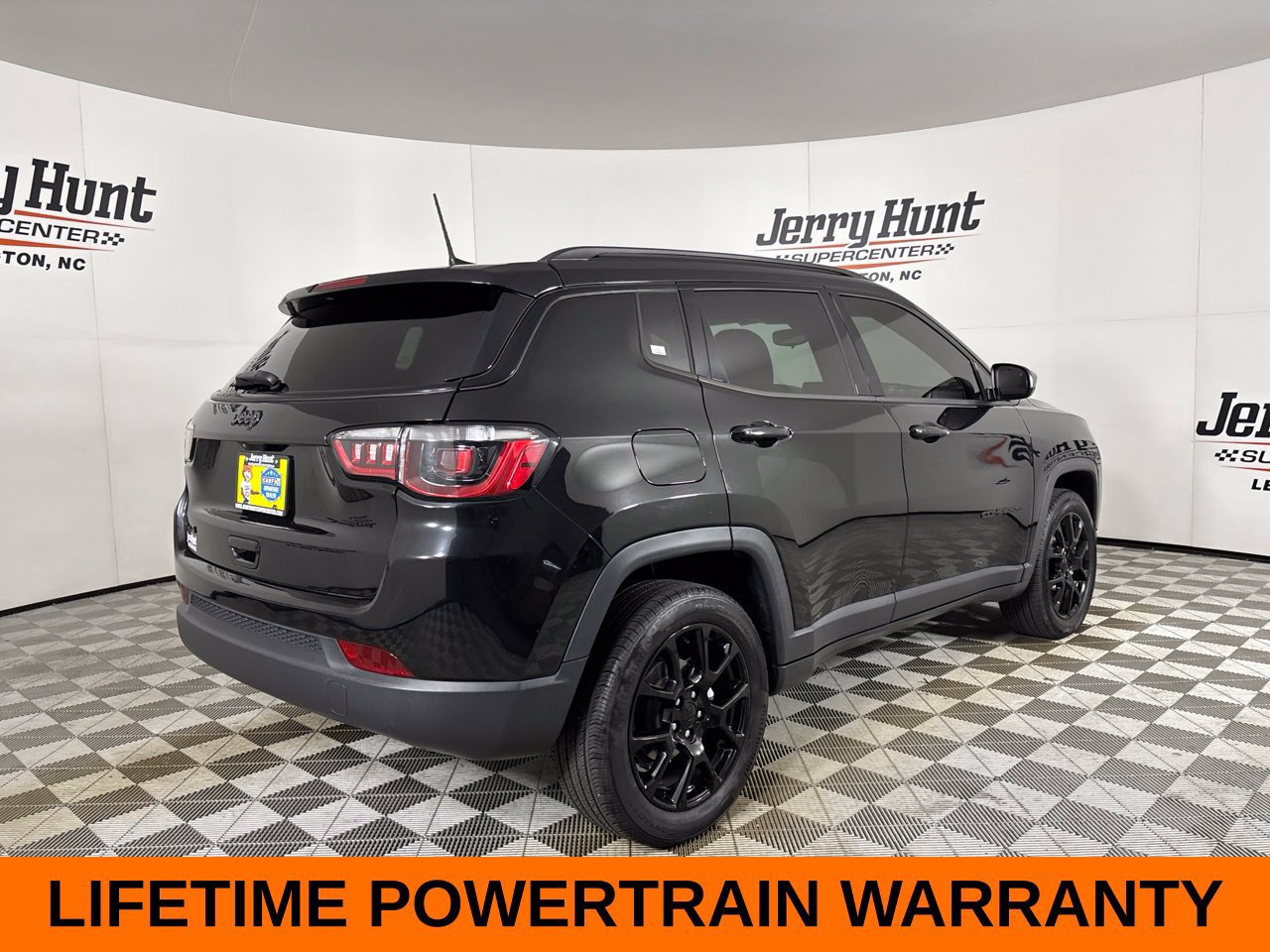 Used 2023 Jeep Compass Latitude AWD/4WD image 6