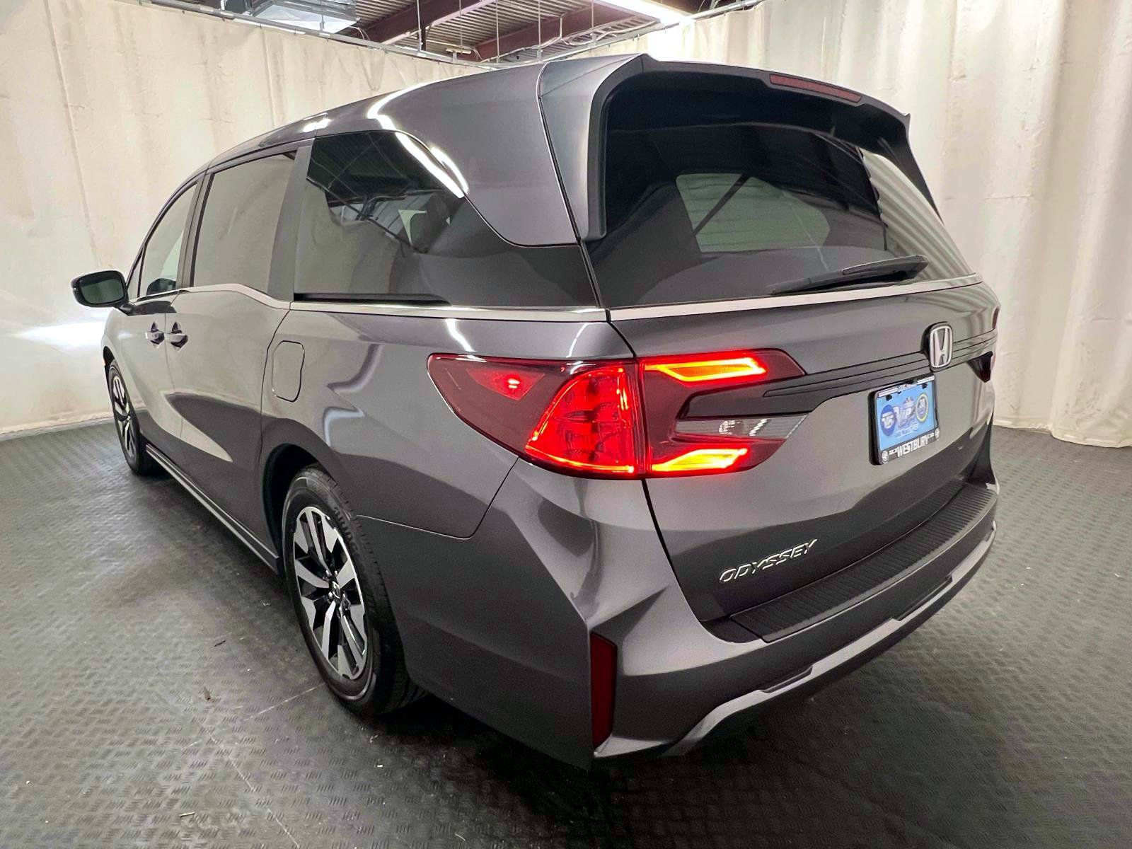 Used 2025 Honda Odyssey EX-L image 7