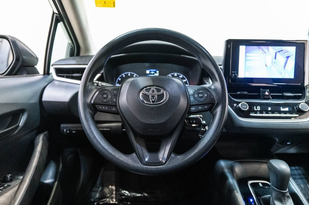 Used 2024 Toyota Corolla LE FWD image 16