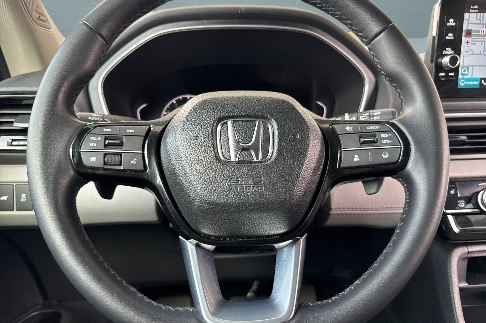 Certified 2025 Honda Pilot Touring image 18
