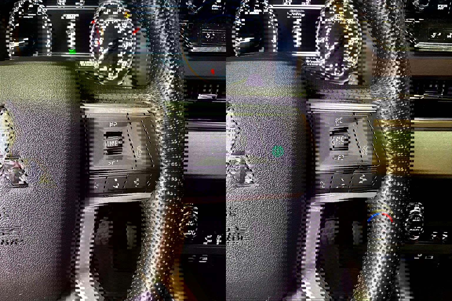 Used 2024 Mitsubishi Outlander SE image 12