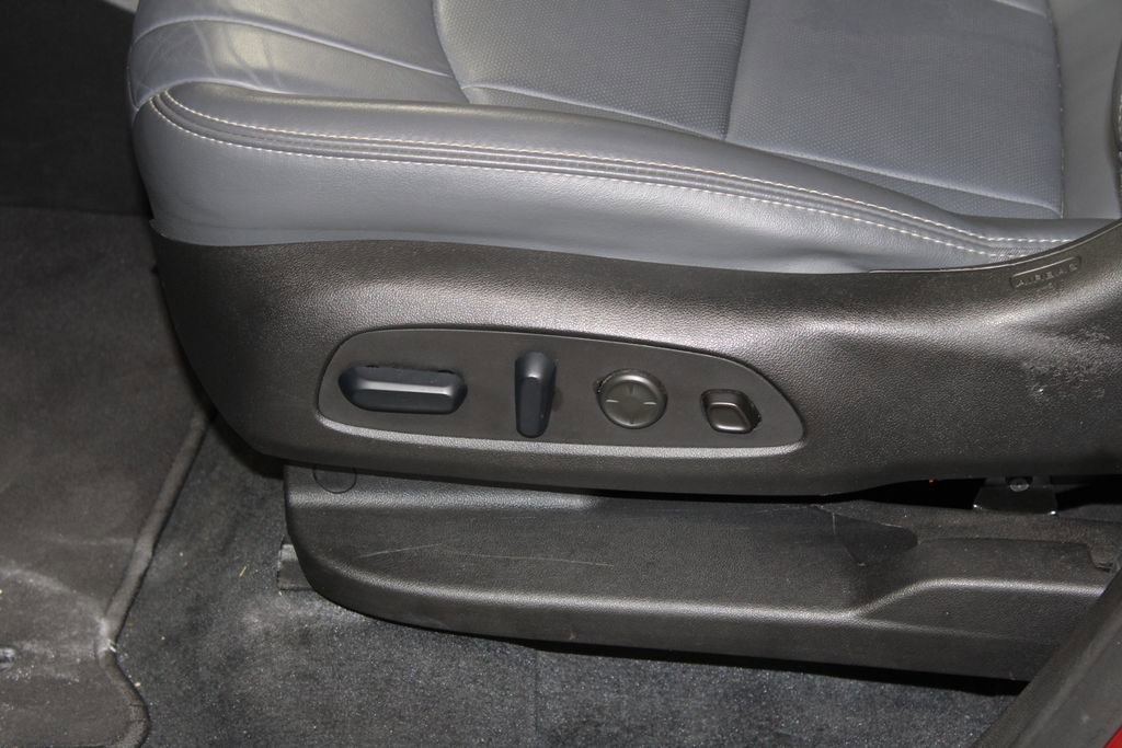 Used 2024 Buick Enclave Premium image 19