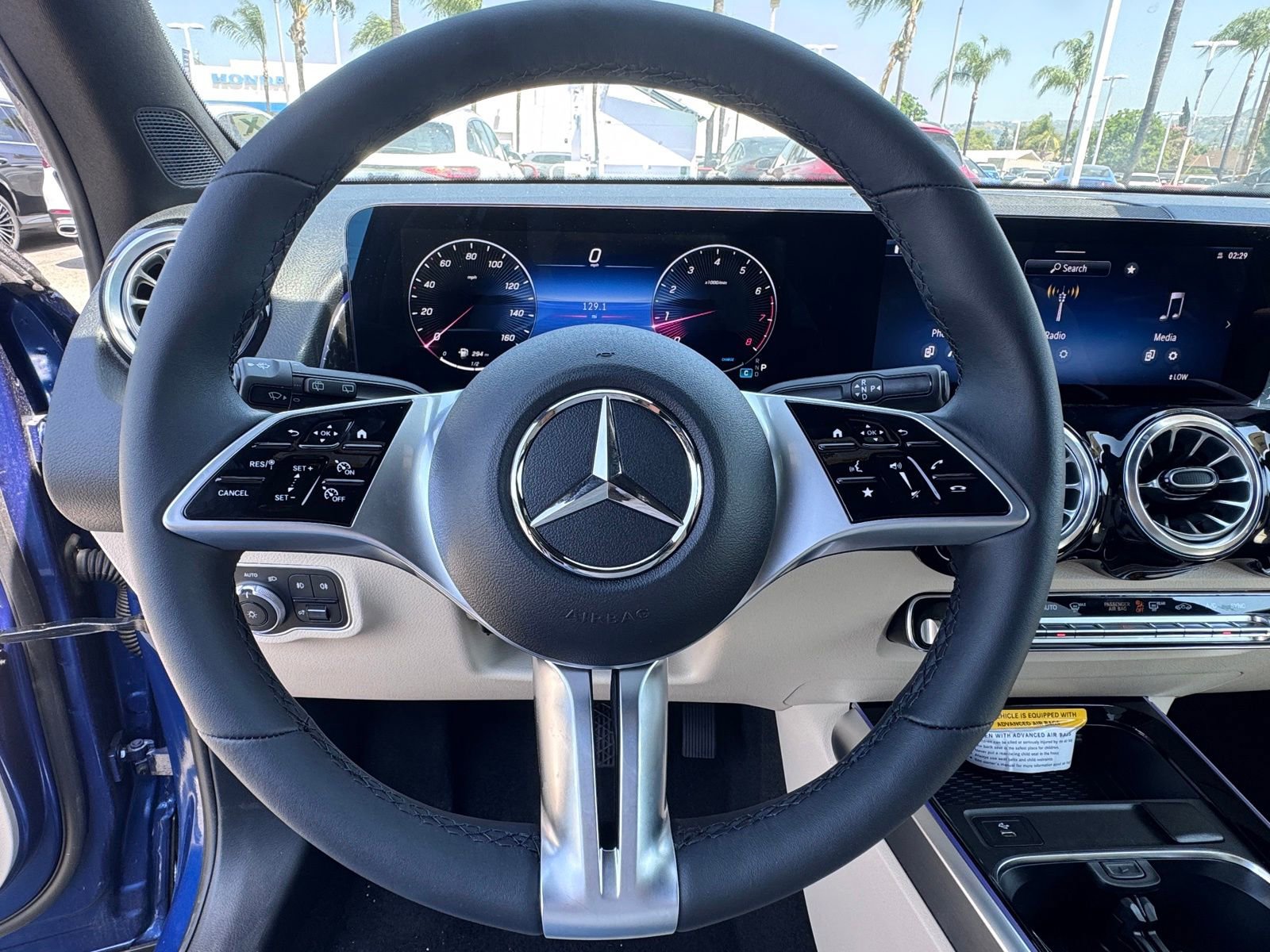 New 2025 Mercedes-Benz GLB 250 4MATIC image 19