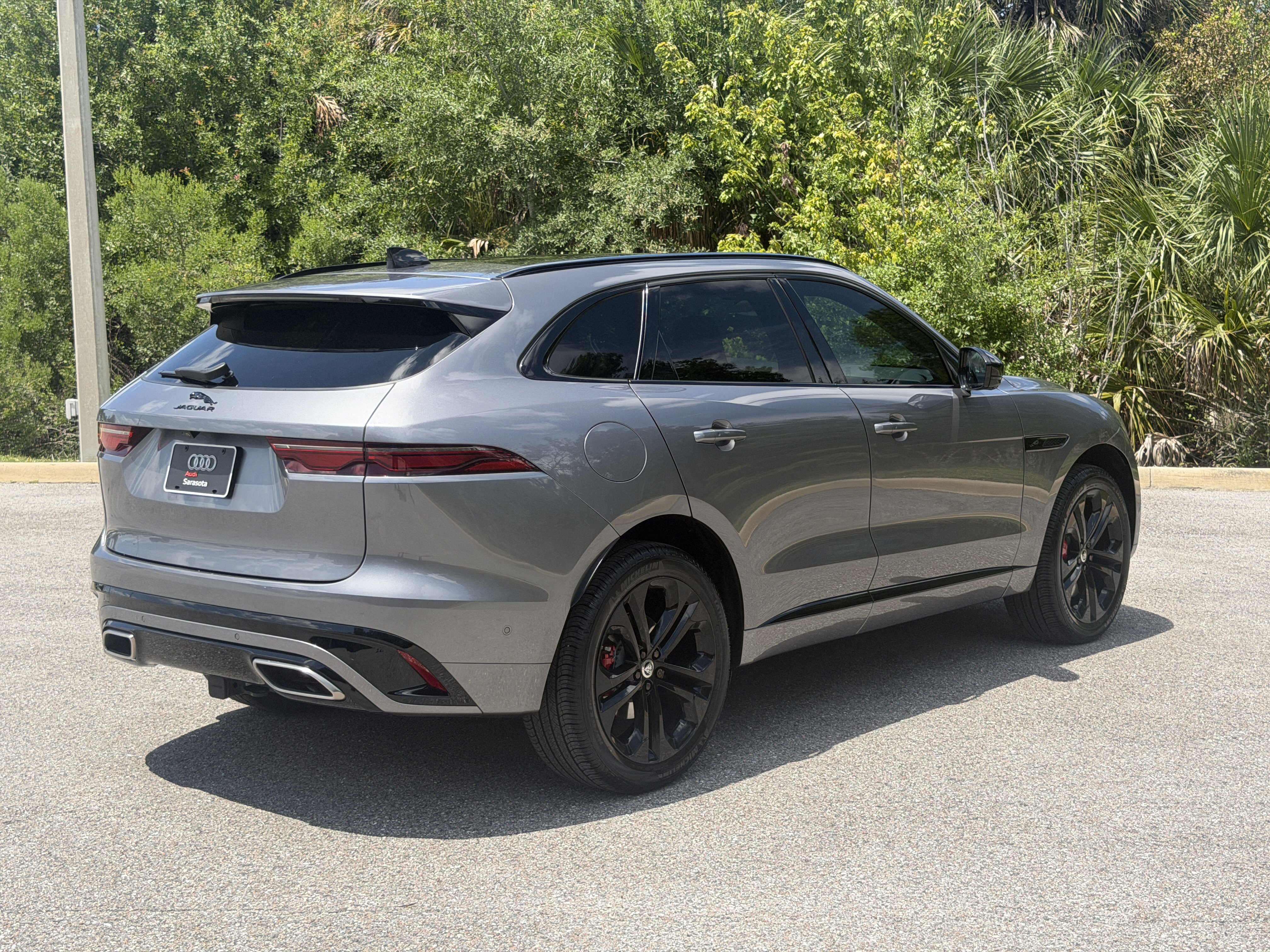 Used 2024 Jaguar F-PACE R-Dynamic S AWD/4WD image 7