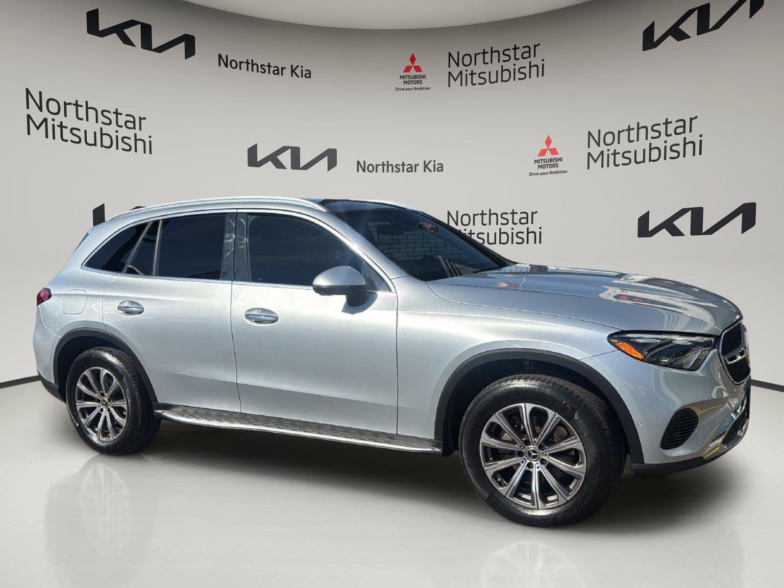 Used 2023 Mercedes-Benz GLC 300 4MATIC w/ Pinnacle Trim Package image 9