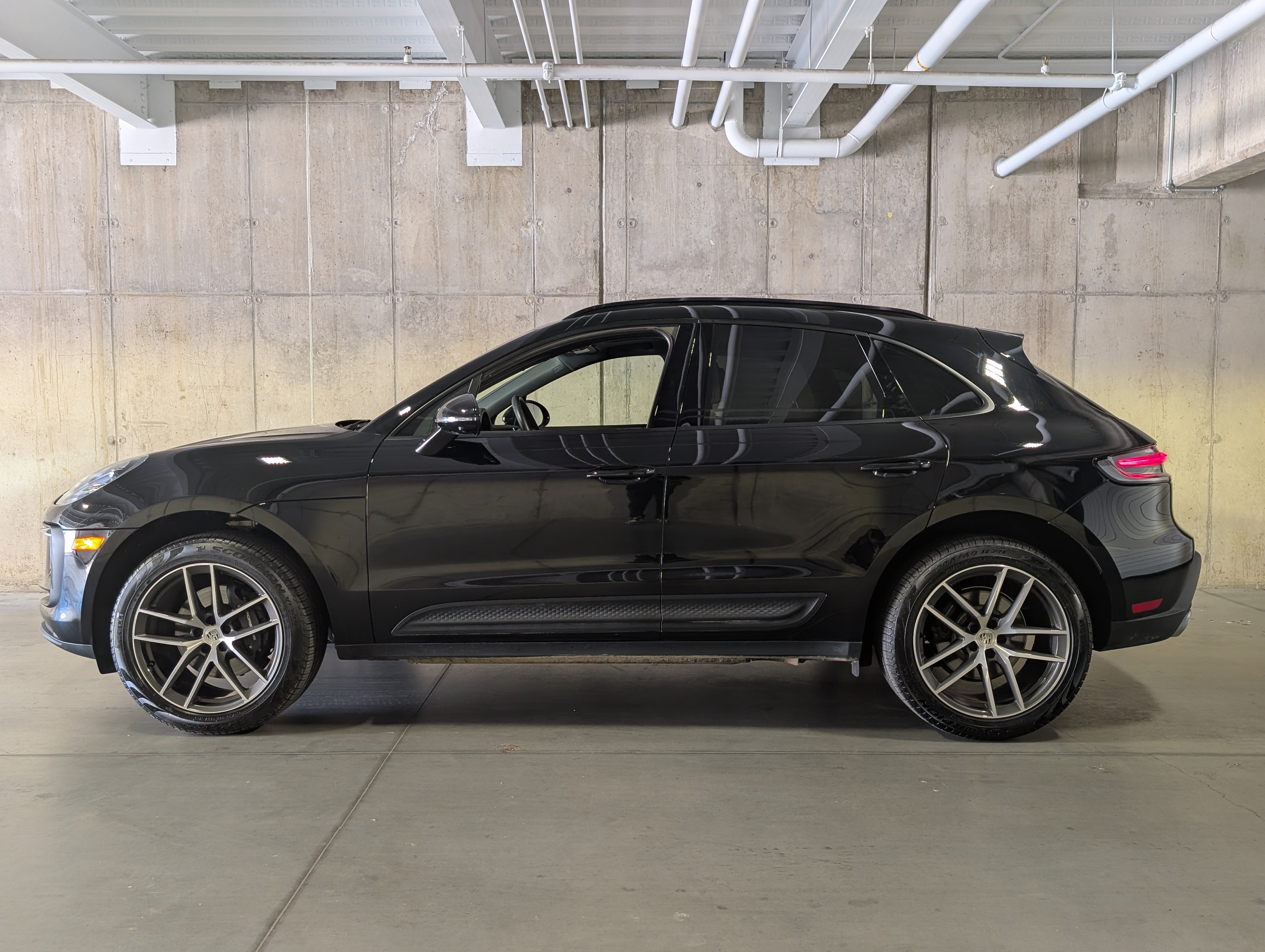 Certified 2026 Porsche Macan AWD/4WD image 2