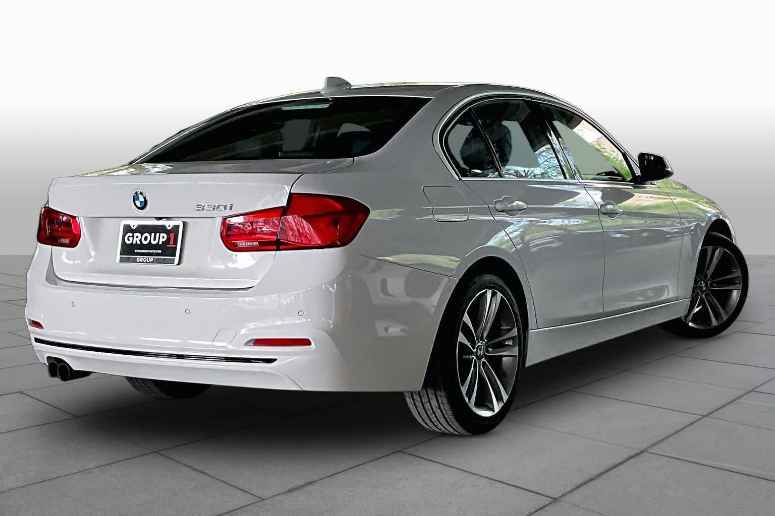 Used 2017 BMW 330i Sedan image 12