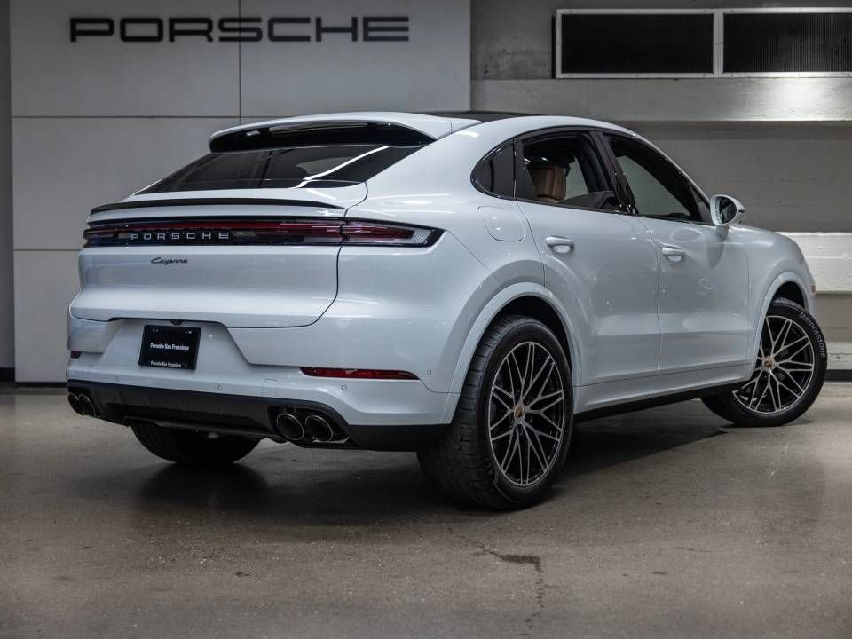 Certified 2026 Porsche Cayenne Coupe AWD/4WD image 16